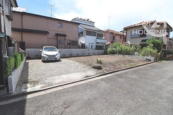 前面道路含む現地写真です