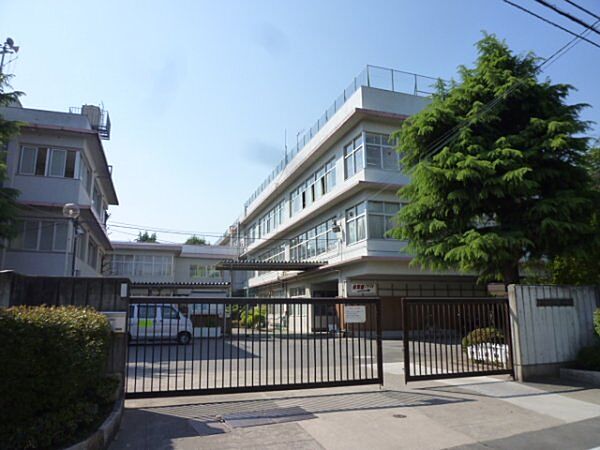 立川市立第一中学校まで268m
