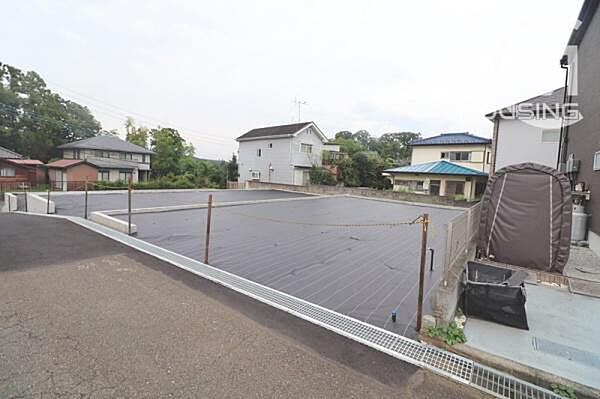 前面道路含む現地写真です