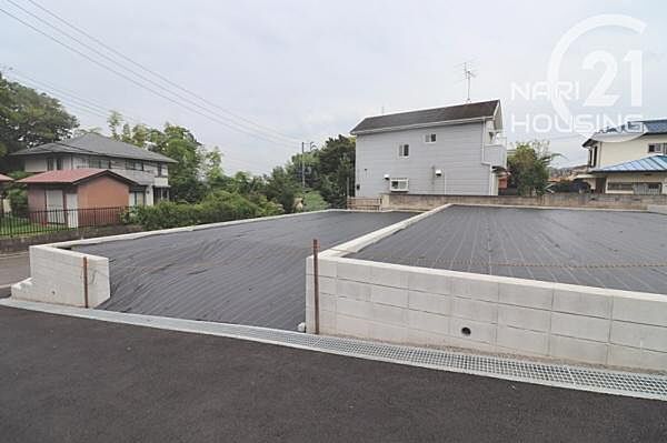 前面道路含む現地写真です
