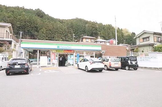 ファミリーマー...
