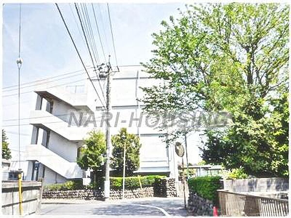 昭島市立成隣小学校まで831m