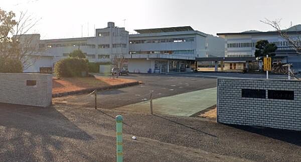 鴨川市立長狭小学校まで7600m
