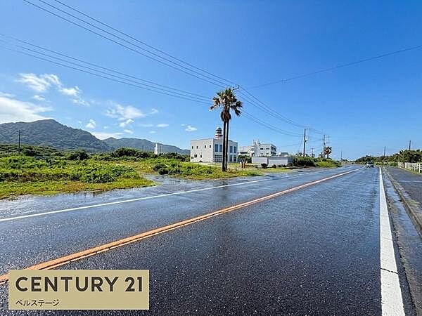 見通しの良い道路で、車の運転も安心です！