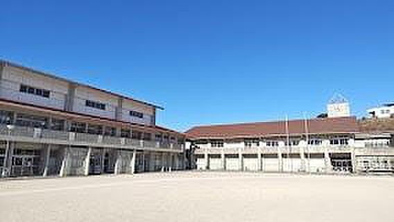 まなびの杜房南中学校まで6208m