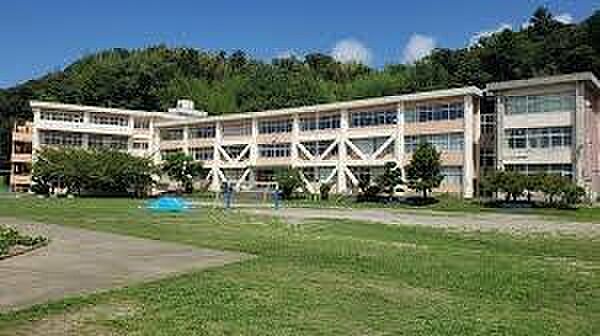 館山市立那古船形小学校まで1838m