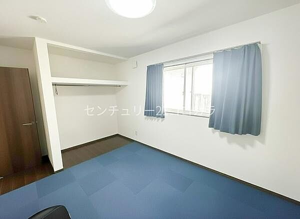 2階洋室　6.5帖