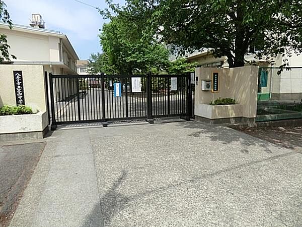八王子市立第四中学校まで647m