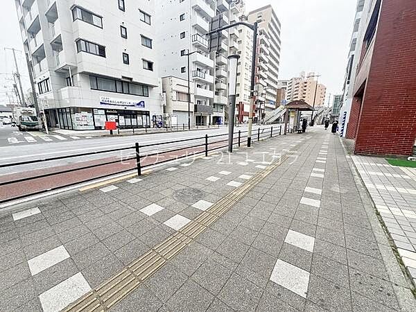 前面道路を含む現地写真西八王子駅徒歩13分！通勤通学に便利◎
