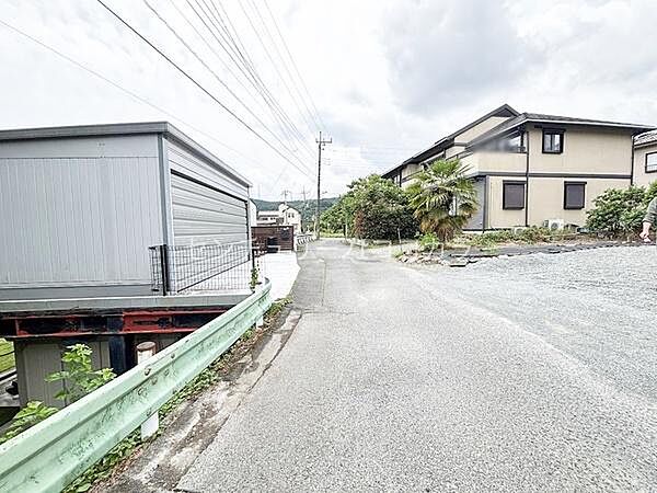 前面道路を含む現地写真