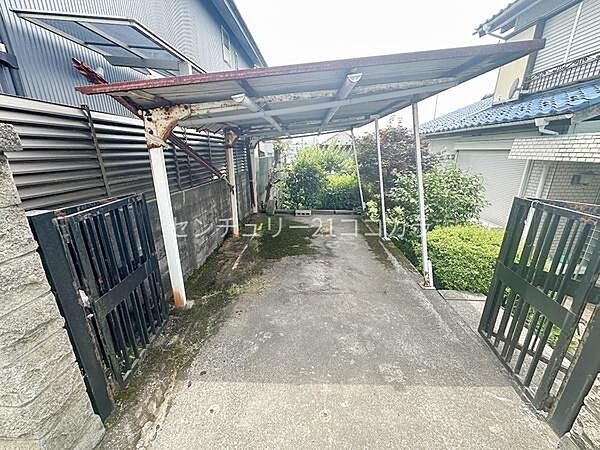 町田市玉川学園建築条件なし土地現況：古家付