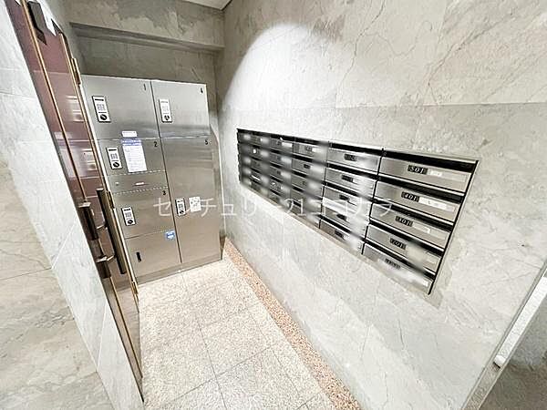 宅配ボックス、メールボックス