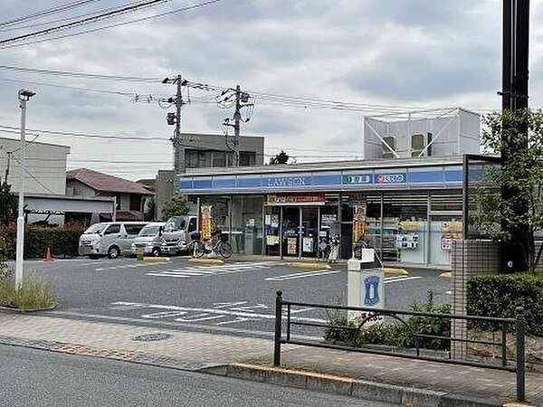ローソン練馬中村三丁目店まで369m