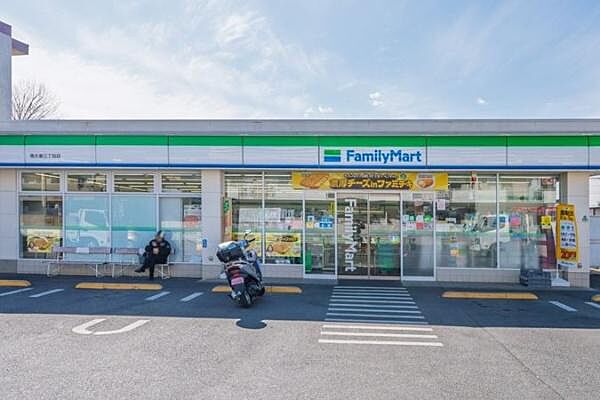 ファミリーマート南大泉三丁目店まで290m