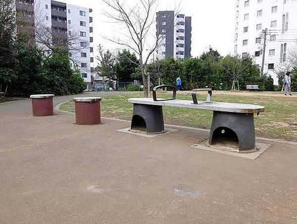 南長崎はらっぱ公園まで479m