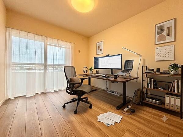 CGで家具を追加した写真でございます。