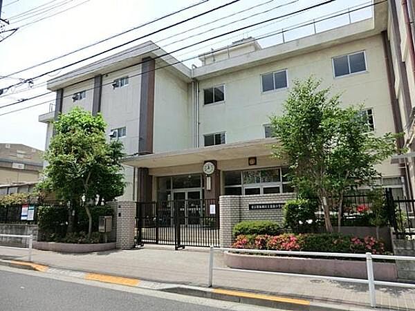 板橋区立蓮根小学校まで500m