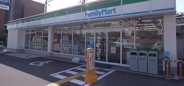 ファミリーマート生駒辻町店まで512m