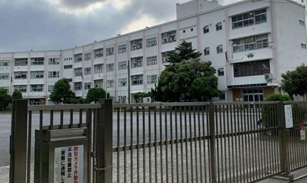 小雀小学校まで1100m