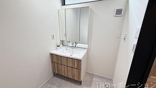 ご見学、お問合せはお気軽にお電話ください。センチュリー21 THコーポレーション TEL:0467-84-9842
