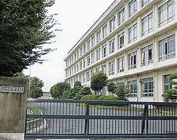 平塚市立中原中学校まで180m