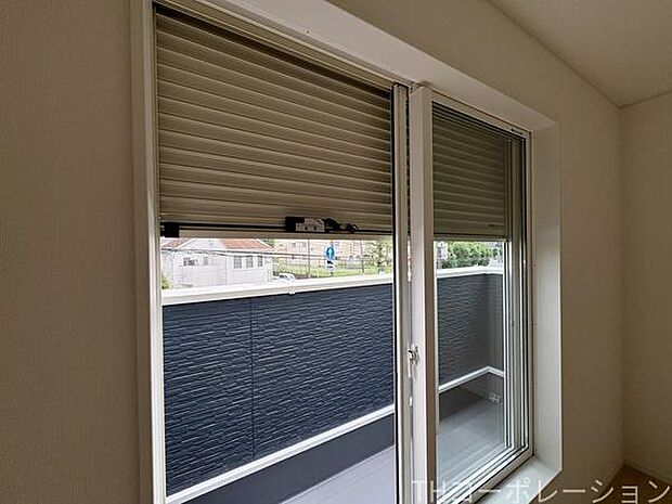 全窓シャッター完備