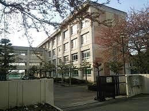 藤沢市立滝の沢中学校まで1400m