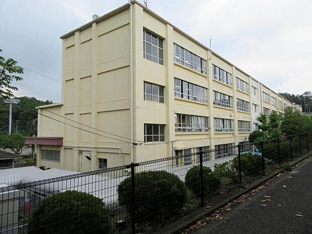 茅ヶ崎市立北陽中学校まで1000m