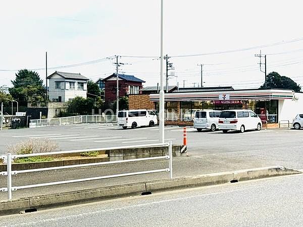 セブン-イレブン 富里中沢店まで659m