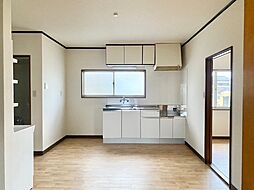 八雲ハイツ 3号棟 E-2号室 2階3DKのリビング/ダイニング