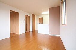 ローズヒルズ A棟 202号室 2階2LDKのリビング/ダイニング