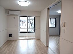 セイバリー B 102号室 1階1LDKのリビング/ダイニング