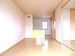 シュプルース 203号室 2階1LDKのリビング/ダイニング