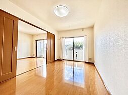 フローラ新荘 201号室 2階2DKのリビング/ダイニング