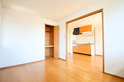 ソレアード Y・A I 203号室 2階2DKのリビング/ダイニング