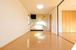 大黒屋 六番館 202号室 2階2DKのリビング/ダイニング