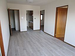 サーパス末広町 804号室 8階3LDKのリビング/ダイニング