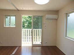 ティアラ 中丸 102号室 1階1LDKのリビング/ダイニング