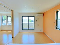 ヴィクトワール・ヴィレッジ 201号室 2階2LDKの室内