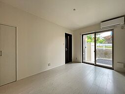 Villa Falco 101号室 2LDKのリビング/ダイニング