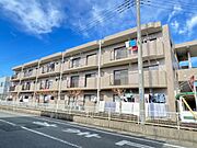 勝田駅より徒歩30分 築30年 3階建の賃貸物件