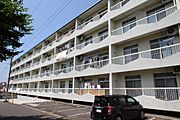勝田駅より徒歩20分 築52年11ヶ月 4階建の賃貸物件