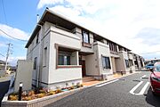 勝田駅よりバス24分 徒歩5分 築9年8ヶ月 2階建の賃貸物件
