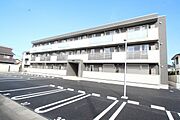 勝田駅よりバス10分 徒歩4分 築8年11ヶ月 3階建の賃貸物件