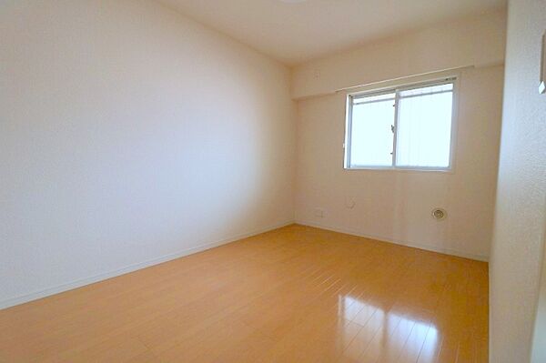 apartment 茨城県水戸市見和
地図を見る