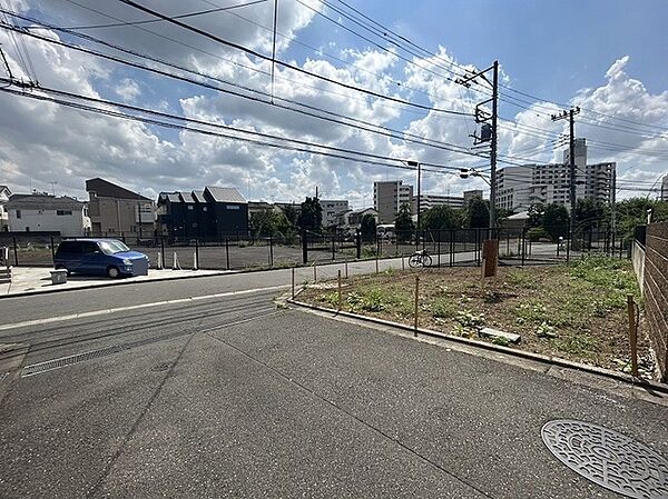 前面道路を含む土地写真
