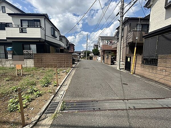 前面道路を含む土地写真