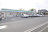 周辺：ファミリーマート東狭山ヶ丘一丁目店（560m）