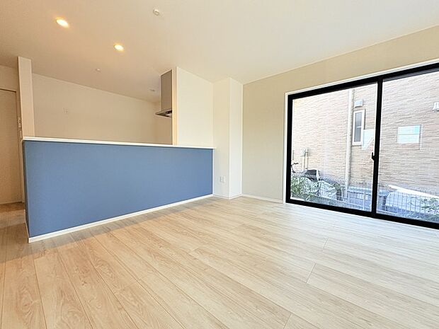 家族が一番集まる場所だから広々としつつも素敵な空間であって欲しい。皆がくつろぐリビングからキッチンまでが一つに繋がる空間。 