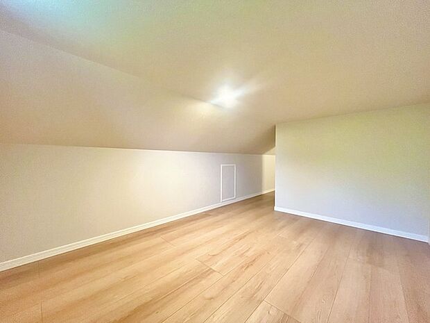 広々収納で、仕事着、普段着をまとめて収納できます。